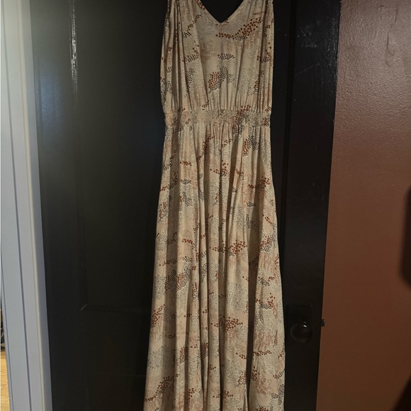 pampelone Dresses & Skirts - Pampelone Floral Maxi Dress
